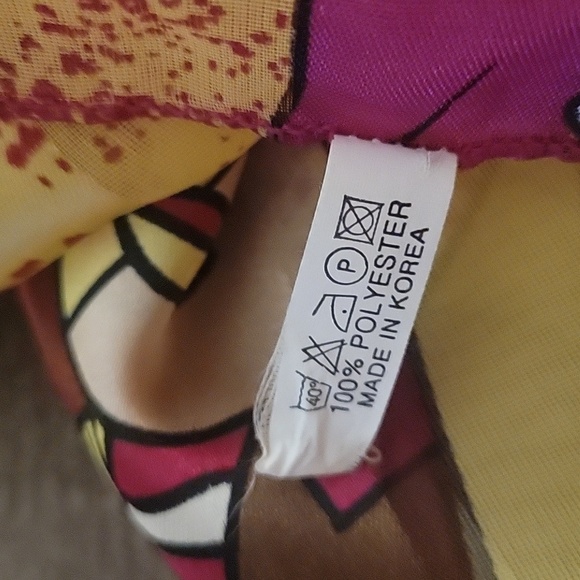 Bijoux TERNER Magenta Yellow Cubic Picasso Satin Whimsy Scarf - Picture 8 of 9